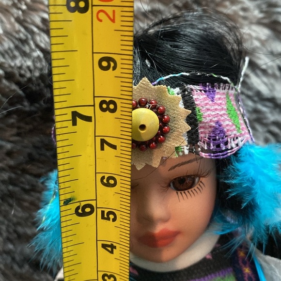Collectible Kinnex Porcelain Doll - Picture 11 of 16